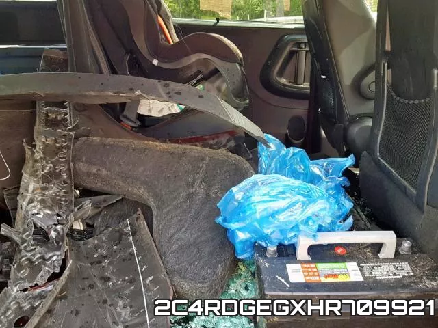 2C4RDGEGXHR709921 фото 7