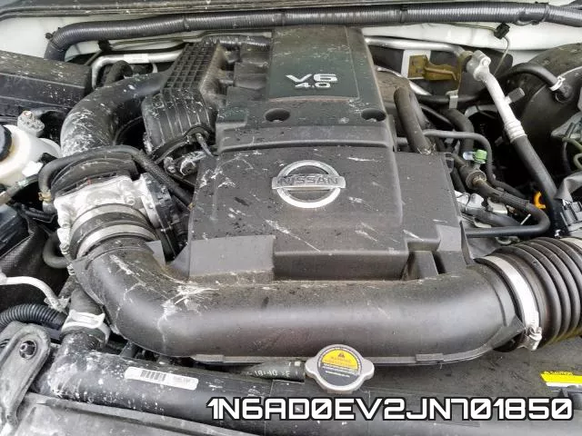 1N6AD0EV2JN701850 фото 8