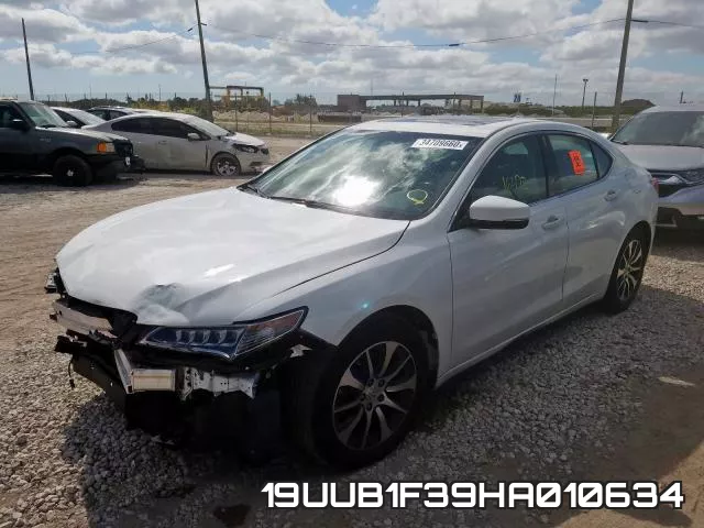 19UUB1F39HA010634 фото 3
