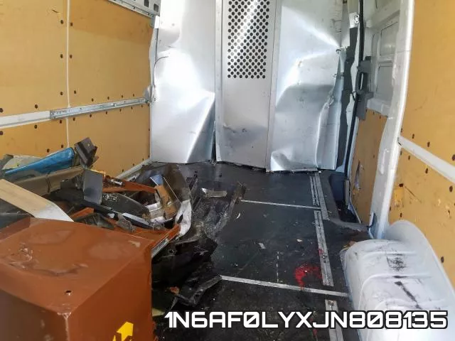 1N6AF0LYXJN808135 фото 7