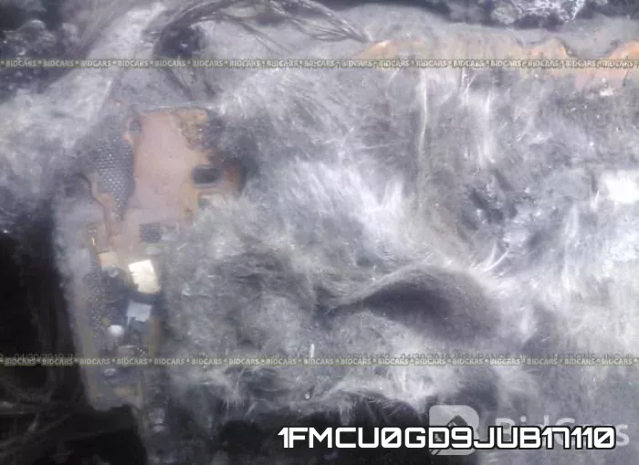 1FMCU0GD9JUB17110 фото 8