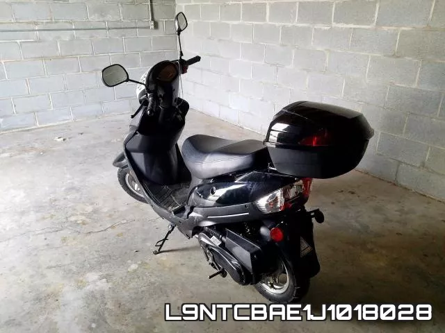 L9NTCBAE1J1018028 фото 4