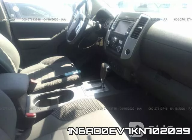 1N6AD0EV7KN702039 фото 6