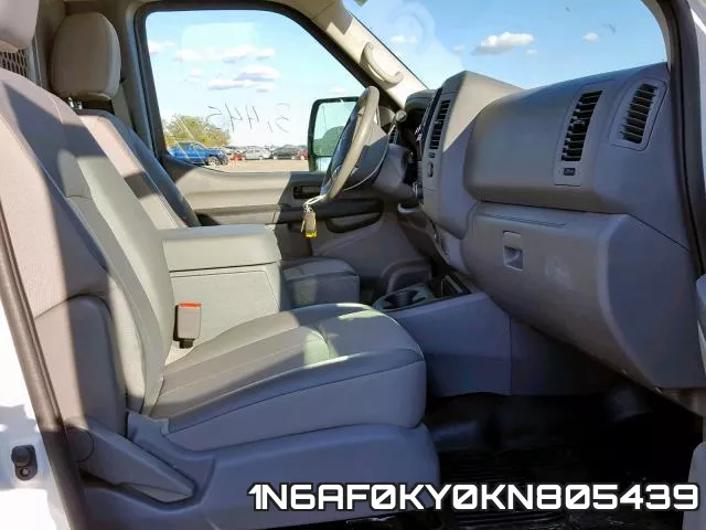 1N6AF0KY0KN805439 фото 6