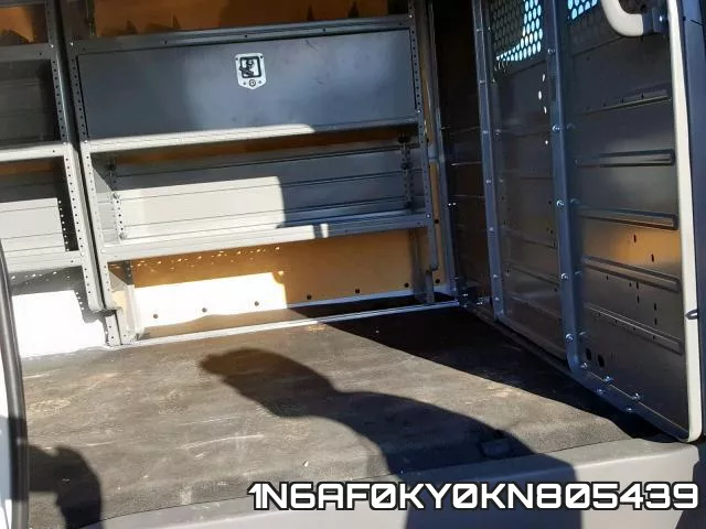 1N6AF0KY0KN805439 фото 7