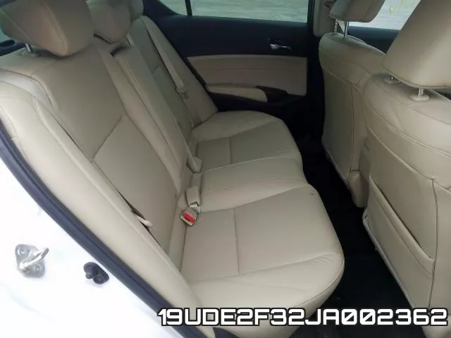 19UDE2F32JA002362 фото 7