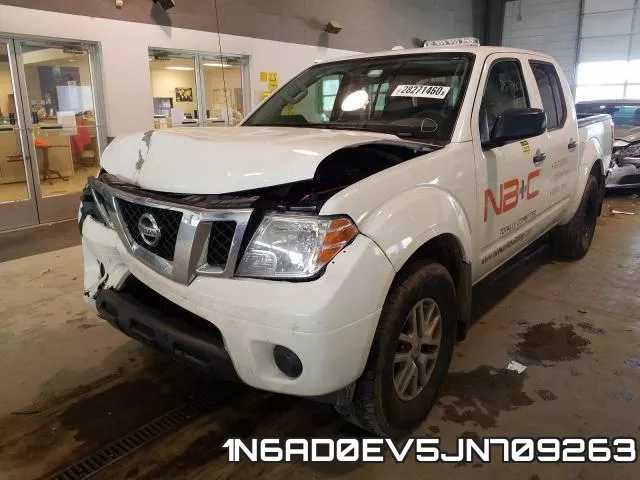 1N6AD0EV5JN709263 фото 3