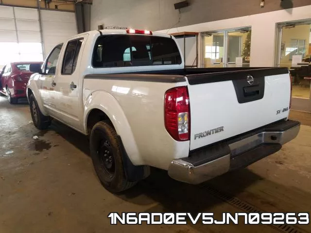 1N6AD0EV5JN709263 фото 4