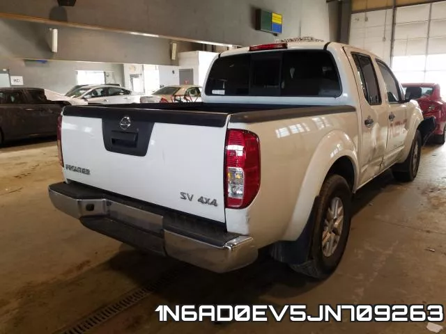1N6AD0EV5JN709263 фото 5