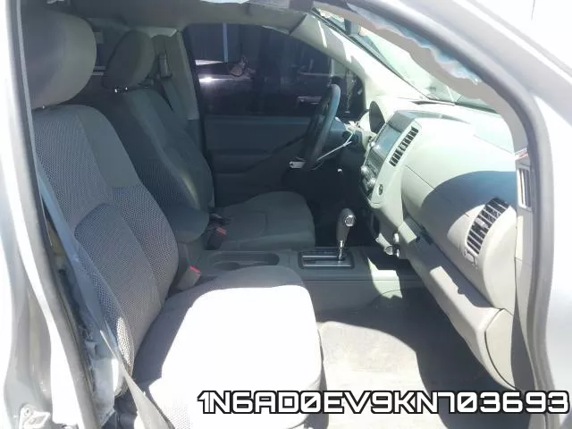 1N6AD0EV9KN703693 фото 6