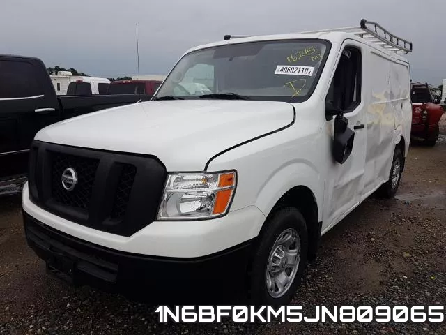 1N6BF0KM5JN809065 фото 3