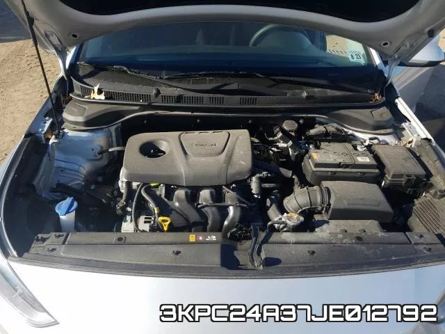 3KPC24A37JE012792 фото 8