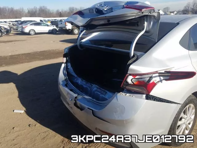 3KPC24A37JE012792 фото 10