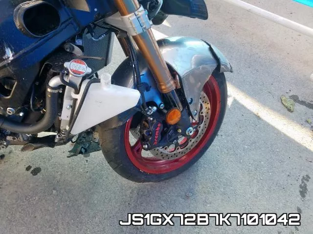 JS1GX72B7K7101042 фото 10