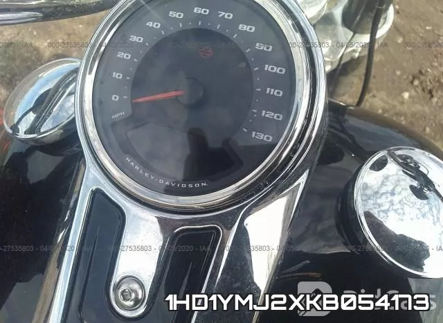 1HD1YMJ2XKB054173 фото 8