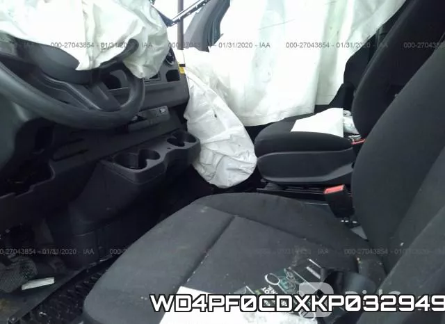 WD4PF0CDXKP032949 фото 6
