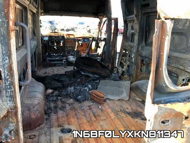 1N6BF0LYXKN811347 фото 2