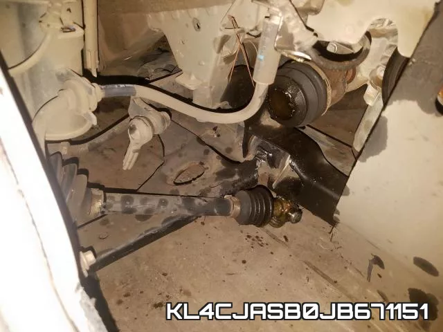 KL4CJASB0JB671151 фото 10