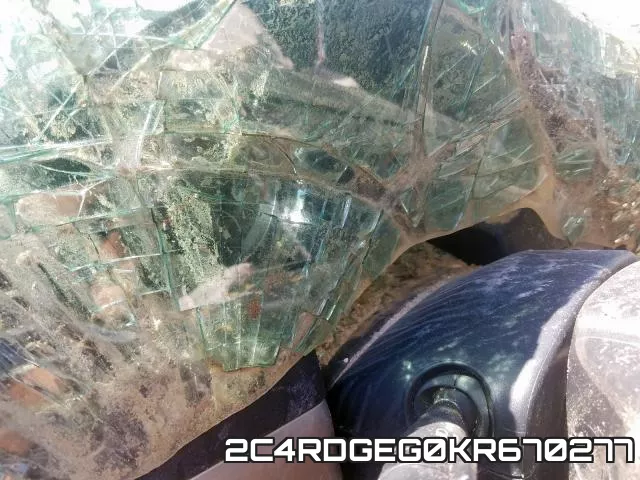2C4RDGEG0KR670277 фото 9