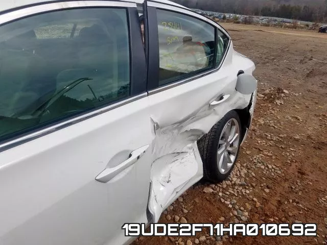 19UDE2F71HA010692 фото 10