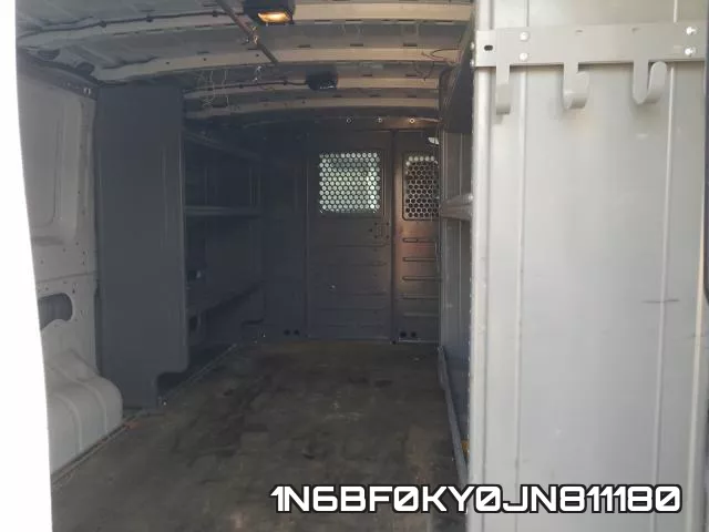 1N6BF0KY0JN811180 фото 7