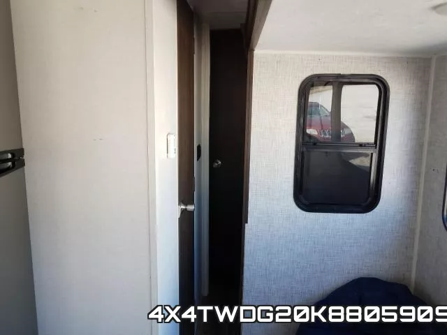 4X4TWDG20K8805909 фото 8