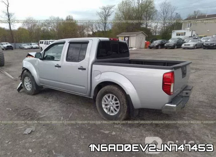 1N6AD0EV2JN747453 фото 4