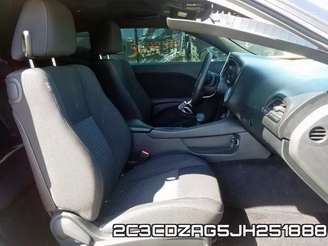 2C3CDZAG5JH251888 фото 6