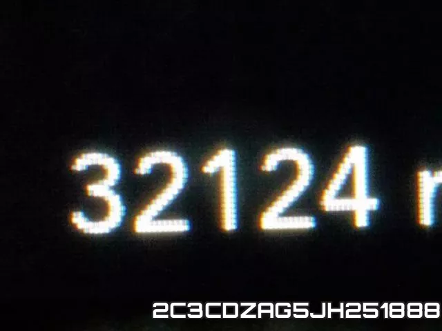 2C3CDZAG5JH251888 фото 9
