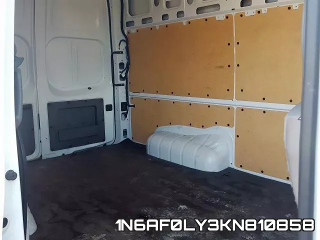 1N6AF0LY3KN810858 фото 7