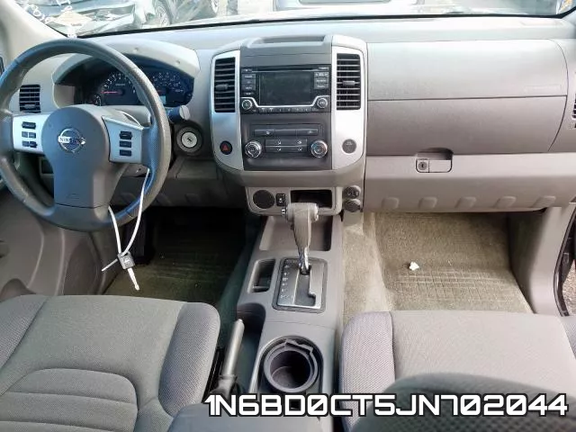 1N6BD0CT5JN702044 фото 10