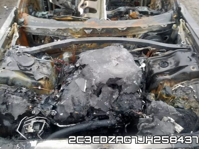 2C3CDZAG7JH258437 фото 8