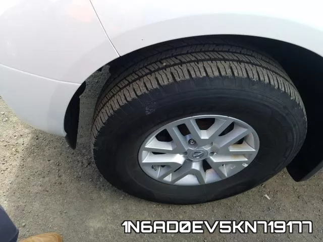 1N6AD0EV5KN719177 фото 10