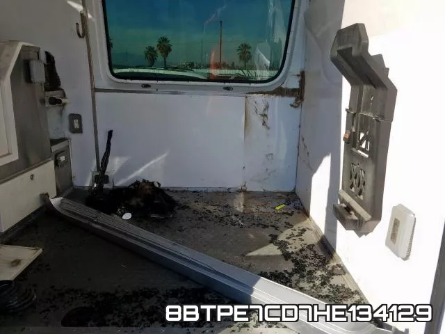 8BTPE7CD7HE134129 фото 7