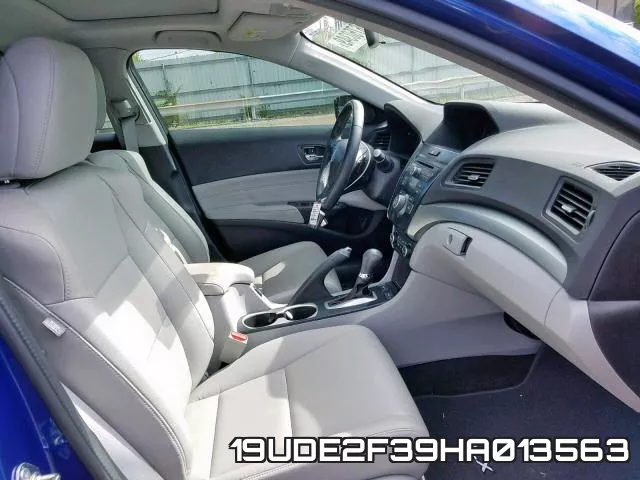 19UDE2F39HA013563 фото 6