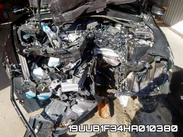 19UUB1F34HA010380 фото 8