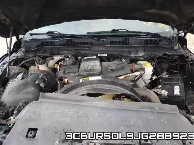 3C6UR5DL9JG288923 фото 8