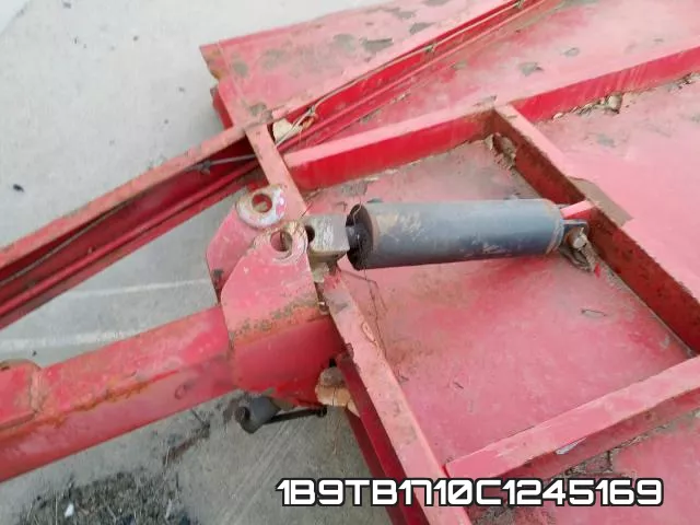 1B9TB1710C1245169 фото 10