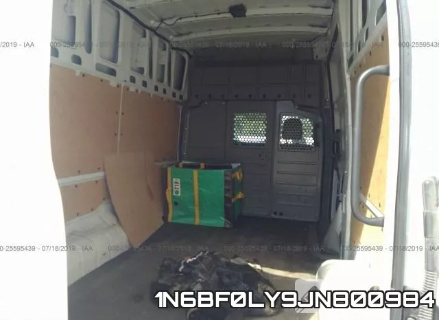 1N6BF0LY9JN800984 фото 9