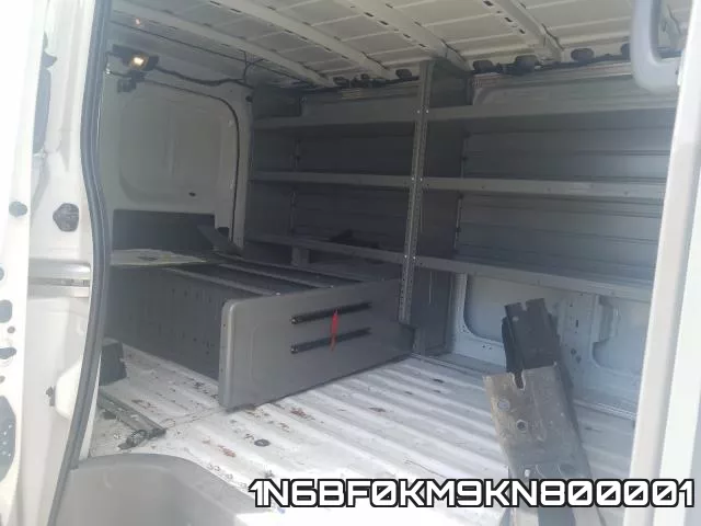 1N6BF0KM9KN800001 фото 7