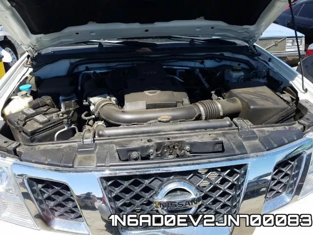 1N6AD0EV2JN700083 фото 8