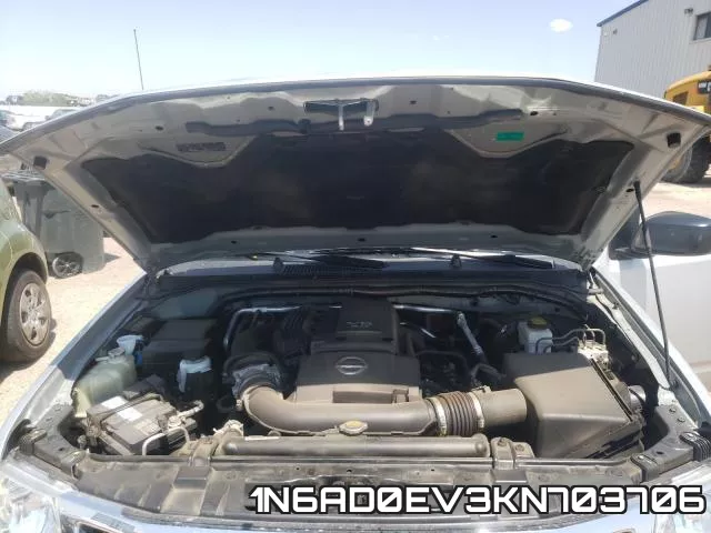 1N6AD0EV3KN703706 фото 8