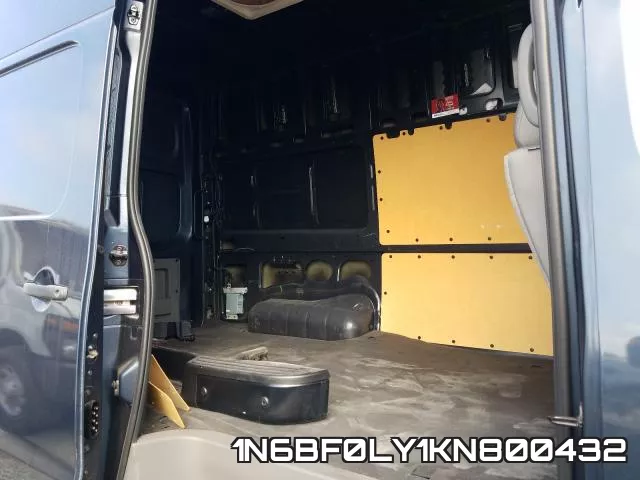 1N6BF0LY1KN800432 фото 7