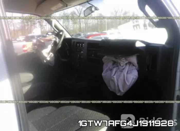 1GTW7AFG4J1911928 фото 6