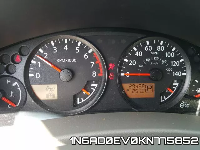 1N6AD0EV0KN775852 фото 9