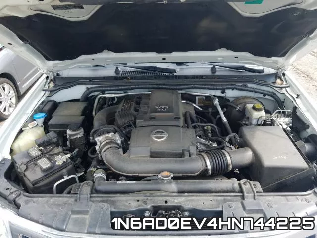 1N6AD0EV4HN744225 фото 8