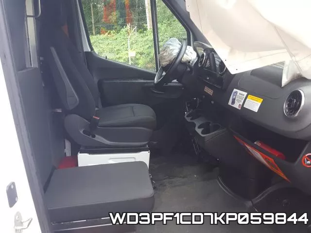 WD3PF1CD7KP059844 фото 6