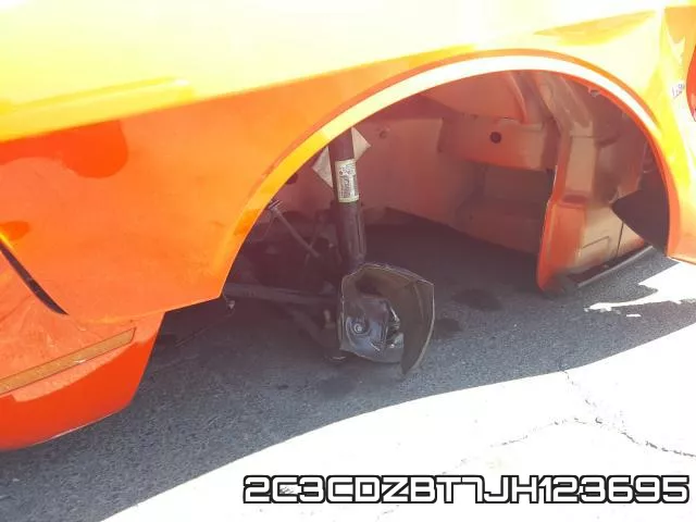 2C3CDZBT7JH123695 фото 10