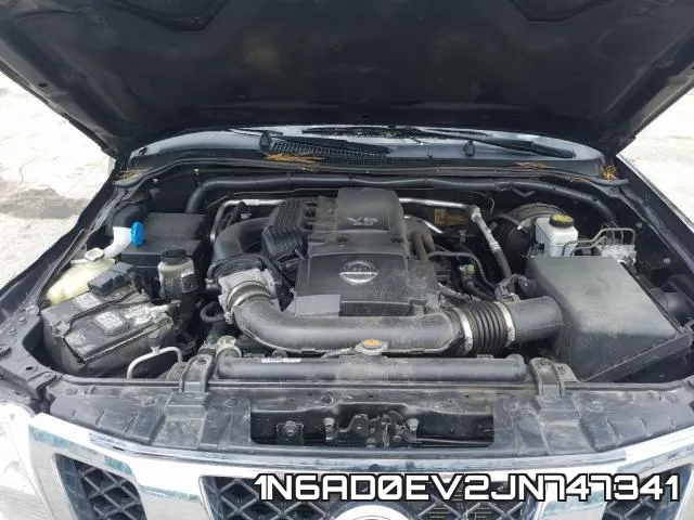 1N6AD0EV2JN747341 фото 8