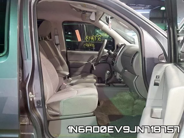 1N6AD0EV9JN718757 фото 6